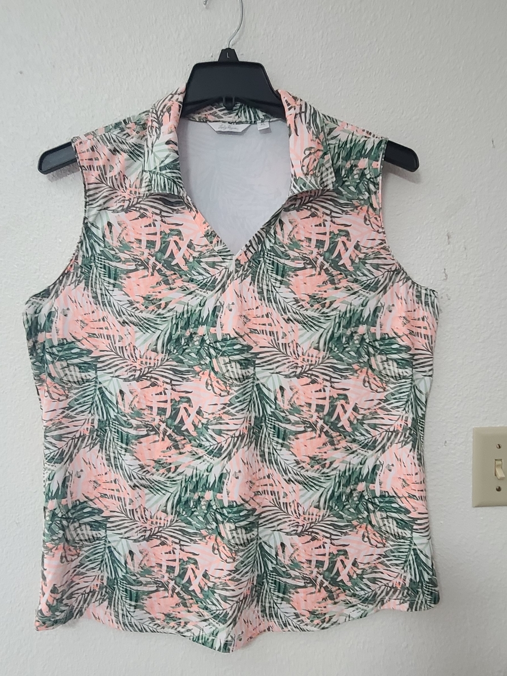 Lady Hagen Palm-Print Sleeveless Collared Top in Pink & Green